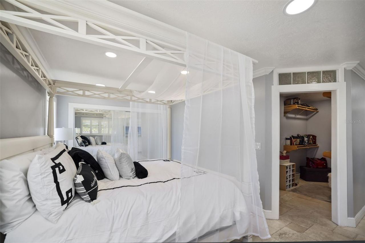 2035 28th Street S, Saint Petersburg, FL 33712 Photo