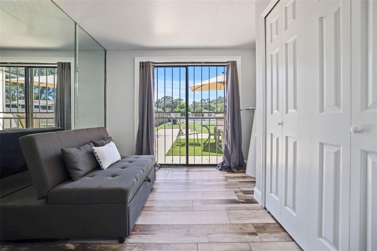 2035 28th Street S, Saint Petersburg, FL 33712 Photo