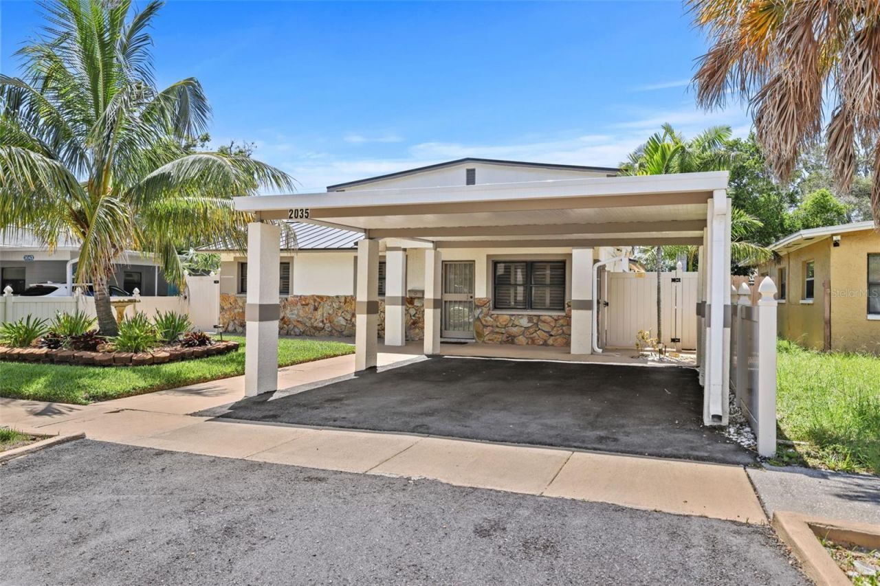 2035 28th Street S, Saint Petersburg, FL 33712 Photo