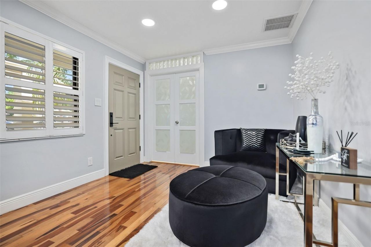 2035 28th Street S, Saint Petersburg, FL 33712 Photo