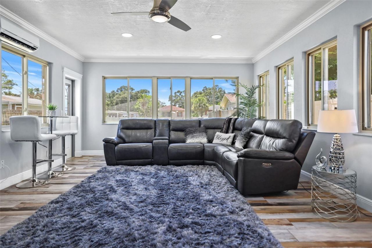 2035 28th Street S, Saint Petersburg, FL 33712 Photo