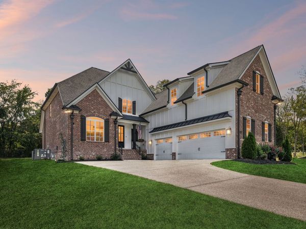 1122 Willow Springs Dr, Lebanon, TN 37087