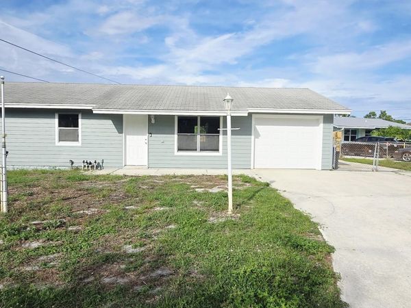 2331 NE 15th Court, Jensen Beach, FL 34957