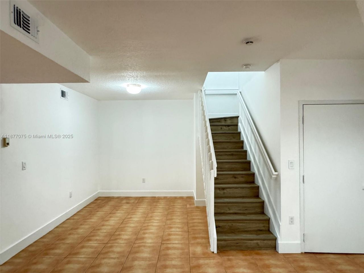 10170 SW 88th St, Unit 305, Miami, FL 33176 Photo