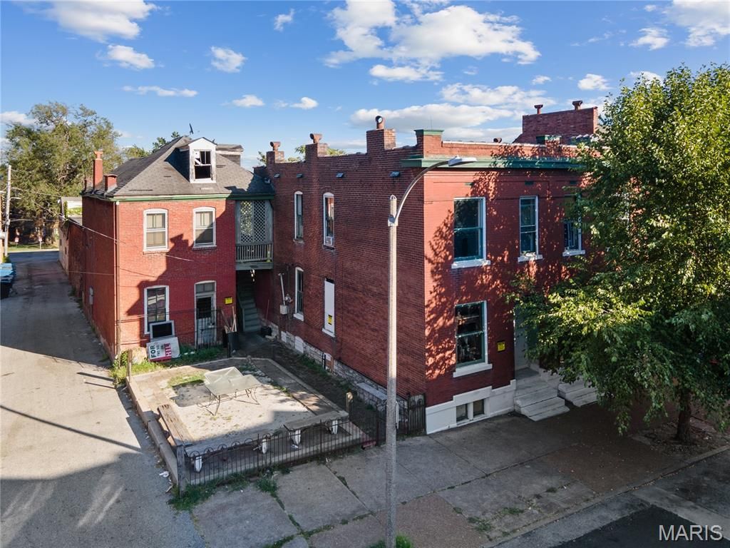 2016 S 9th Street, Saint Louis, MO 63104 Main Photo