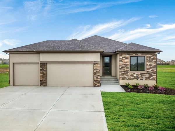 8005 SE Hoot Owl Street, Blue Springs, MO 64014