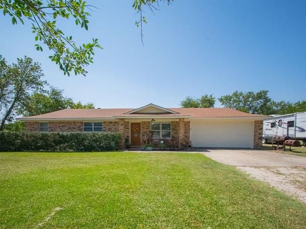 3291 N Grand Avenue, Gainesville, TX 76240