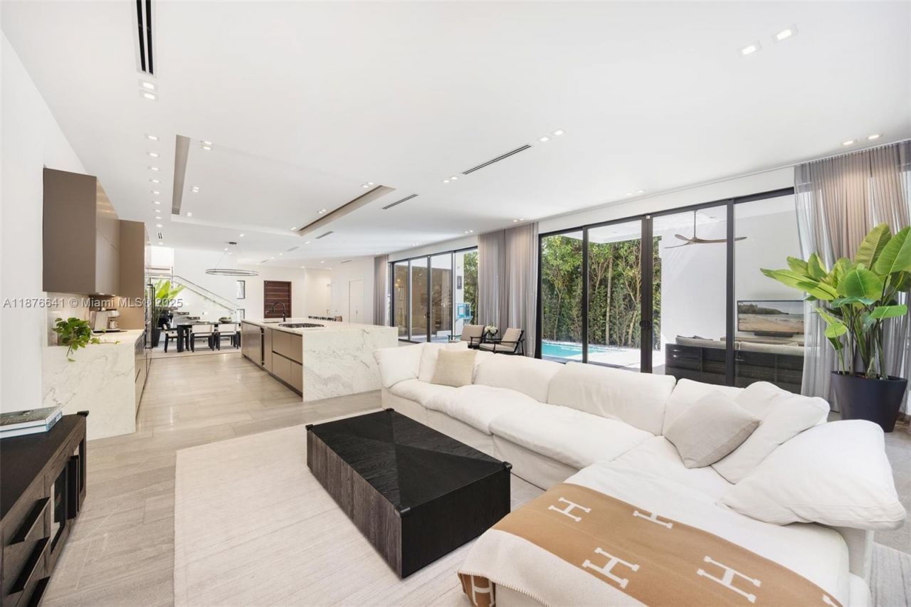 2321 Trapp Ave, Coconut Grove, FL 33133 Photo