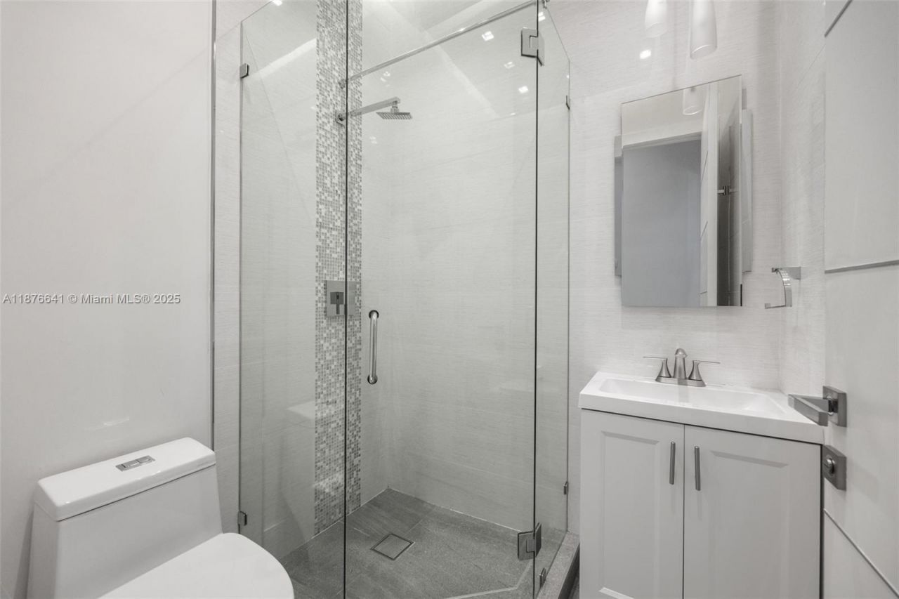 2321 Trapp Ave, Coconut Grove, FL 33133 Photo