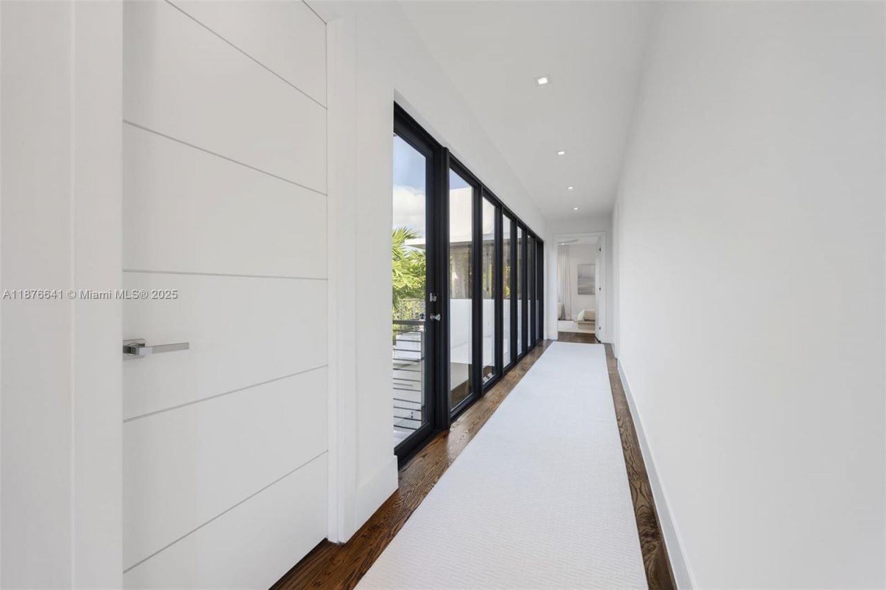 2321 Trapp Ave, Coconut Grove, FL 33133 Photo