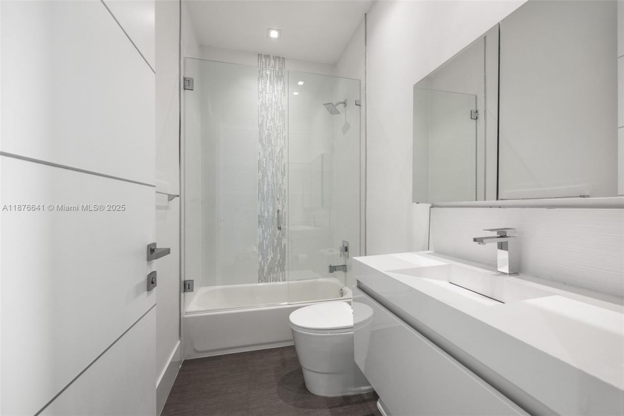 2321 Trapp Ave, Coconut Grove, FL 33133 Photo