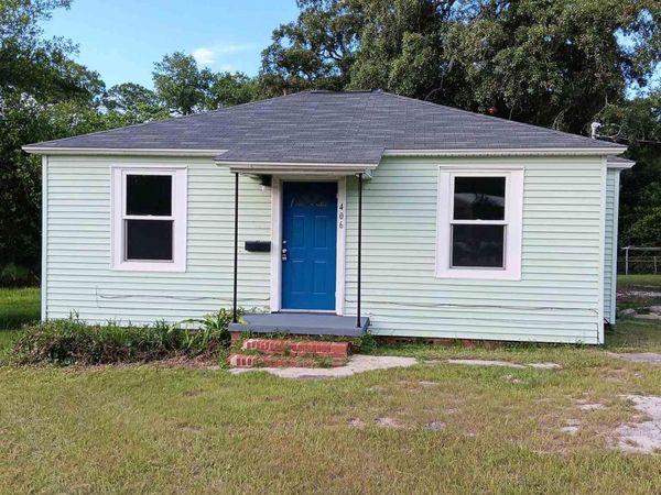 406 NW Syrcle Dr, Pensacola, FL 32507