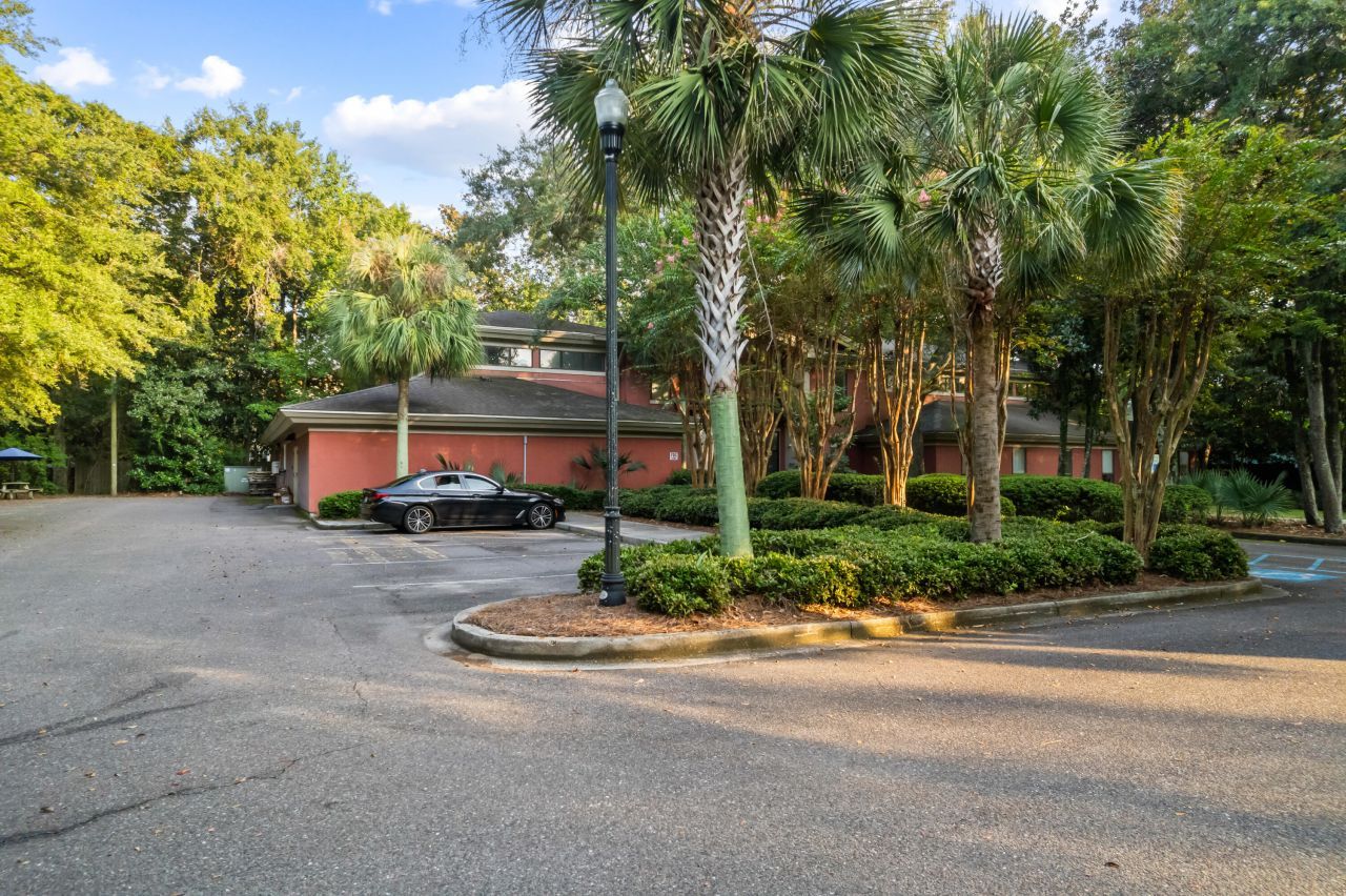 1017 Chuck Dawley Boulevard Photo 8