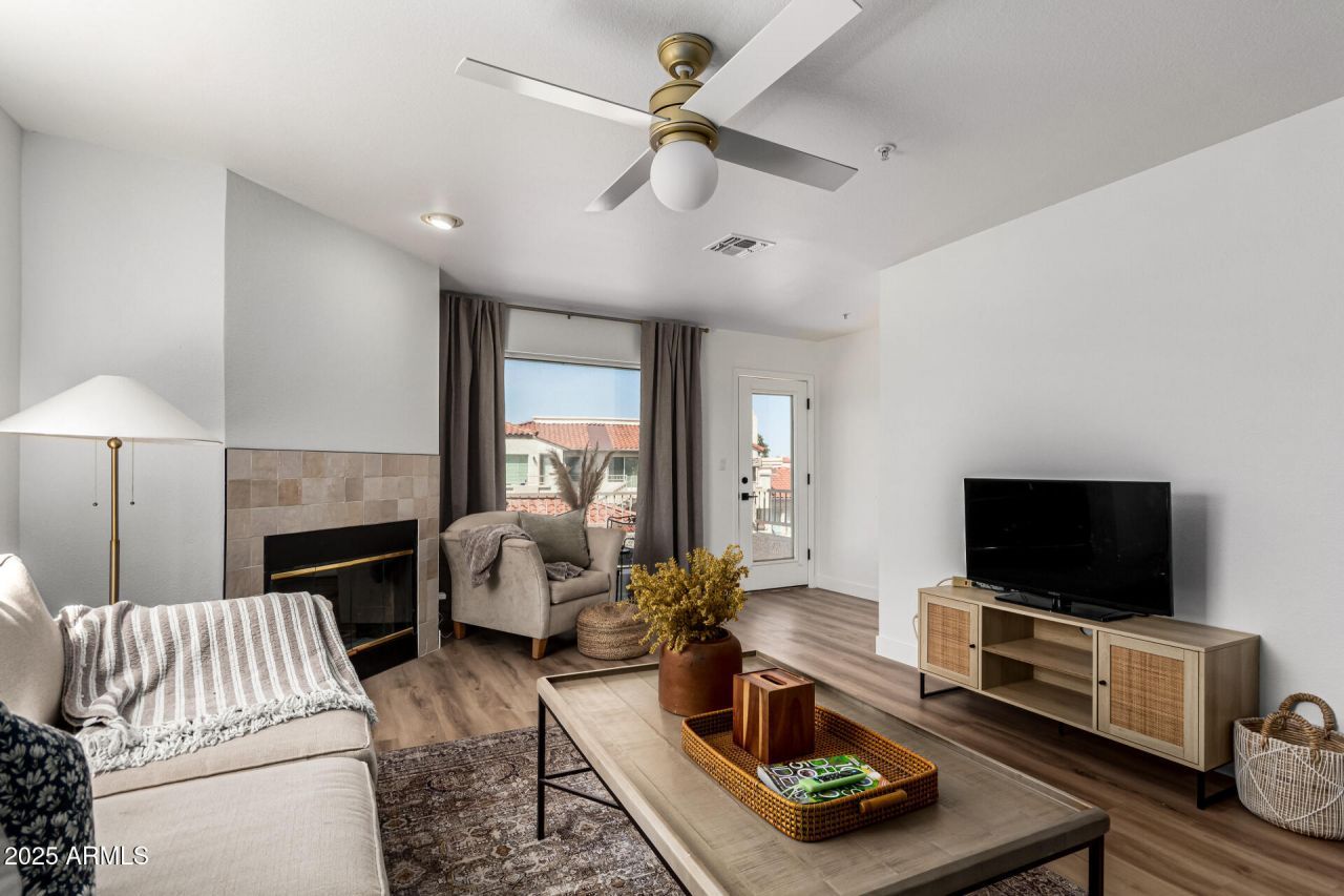 10080 E Mountain View Lake Drive, Unit 327, Scottsdale, AZ 85258 Main Photo