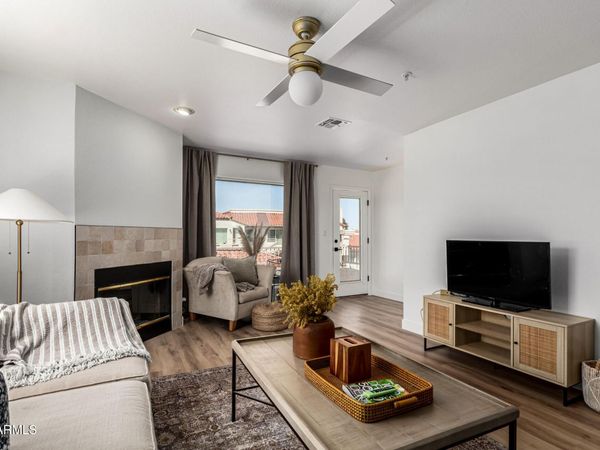 10080 E MOUNTAIN VIEW LAKE Drive, Unit 327, Scottsdale, AZ 85258