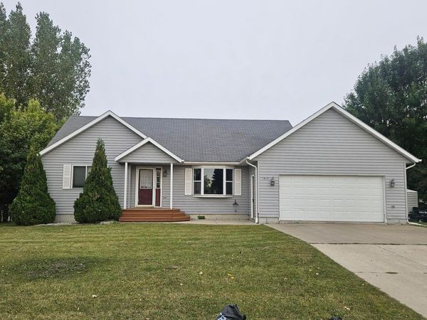 1513 Cartway Drive, Thief River Falls, MN 56701