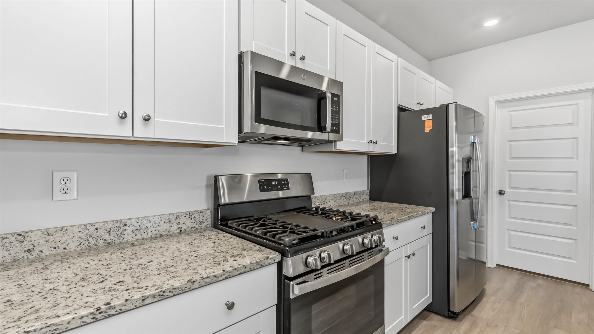 8196 Forest Edge Dr. Photo 12