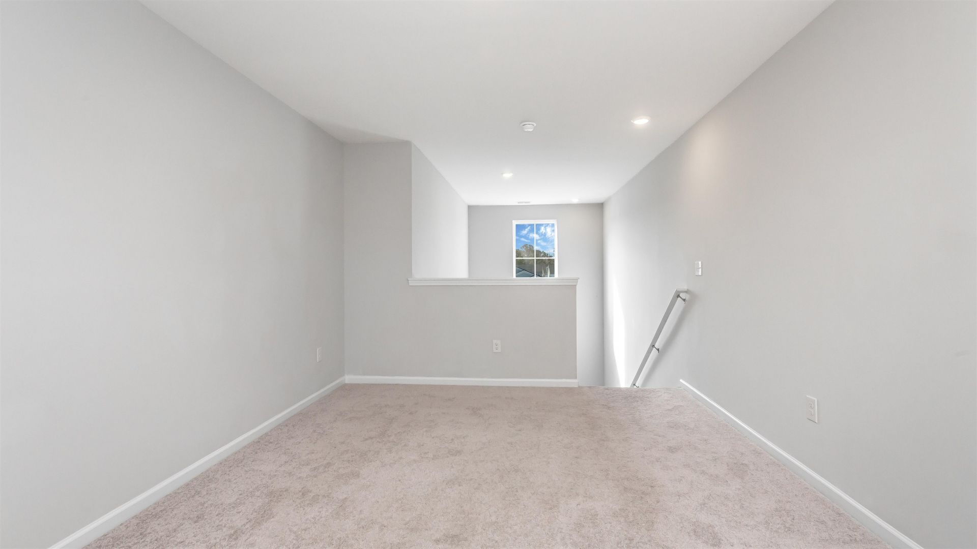 8196 Forest Edge Dr. Photo 32