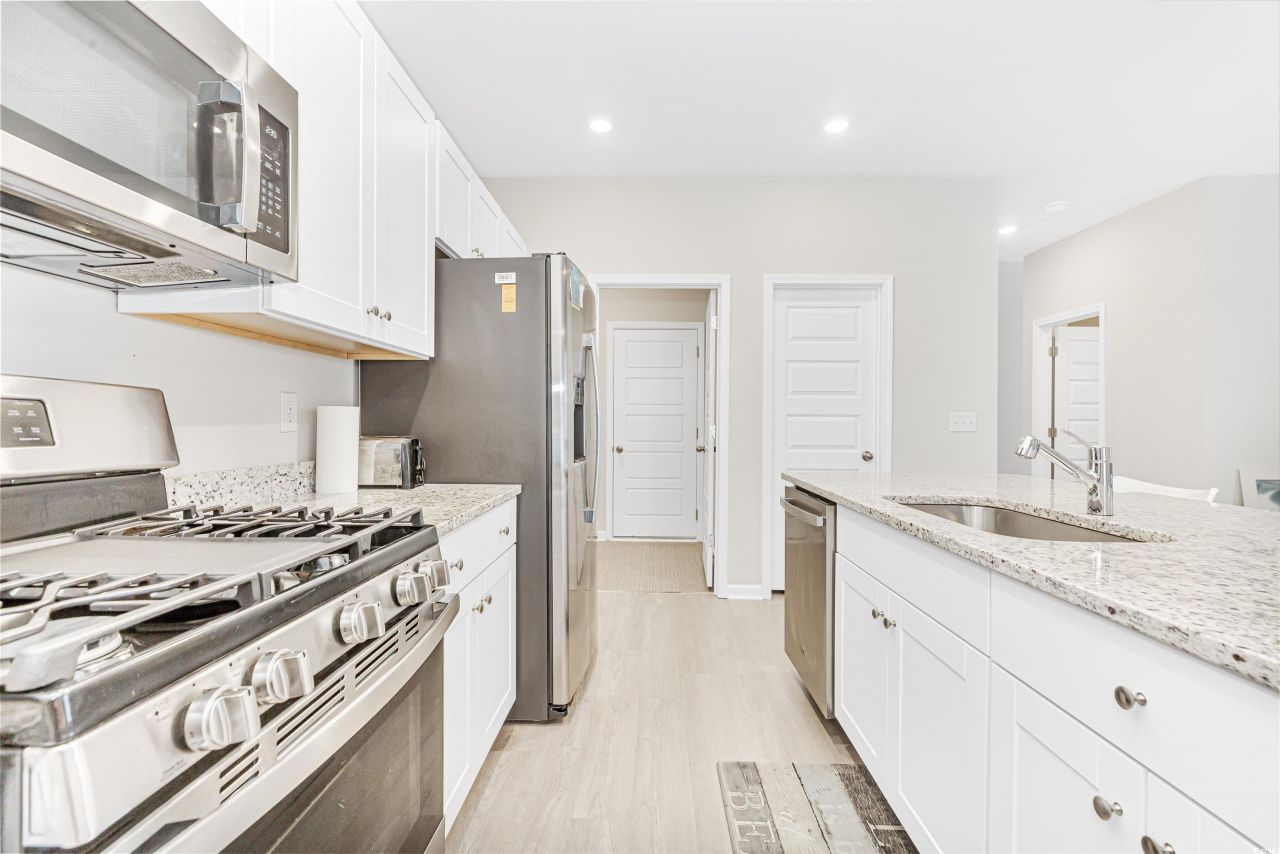 8196 Forest Edge Dr. Photo 4