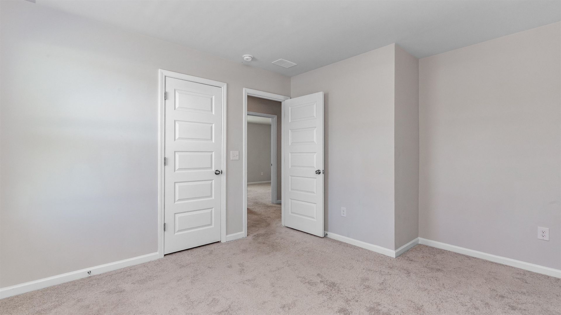 8196 Forest Edge Dr. Photo 42