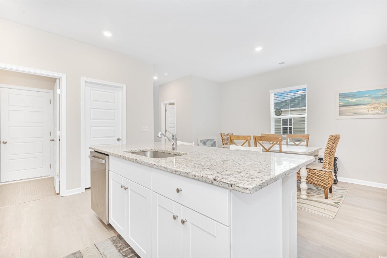 8196 Forest Edge Dr. Photo 5