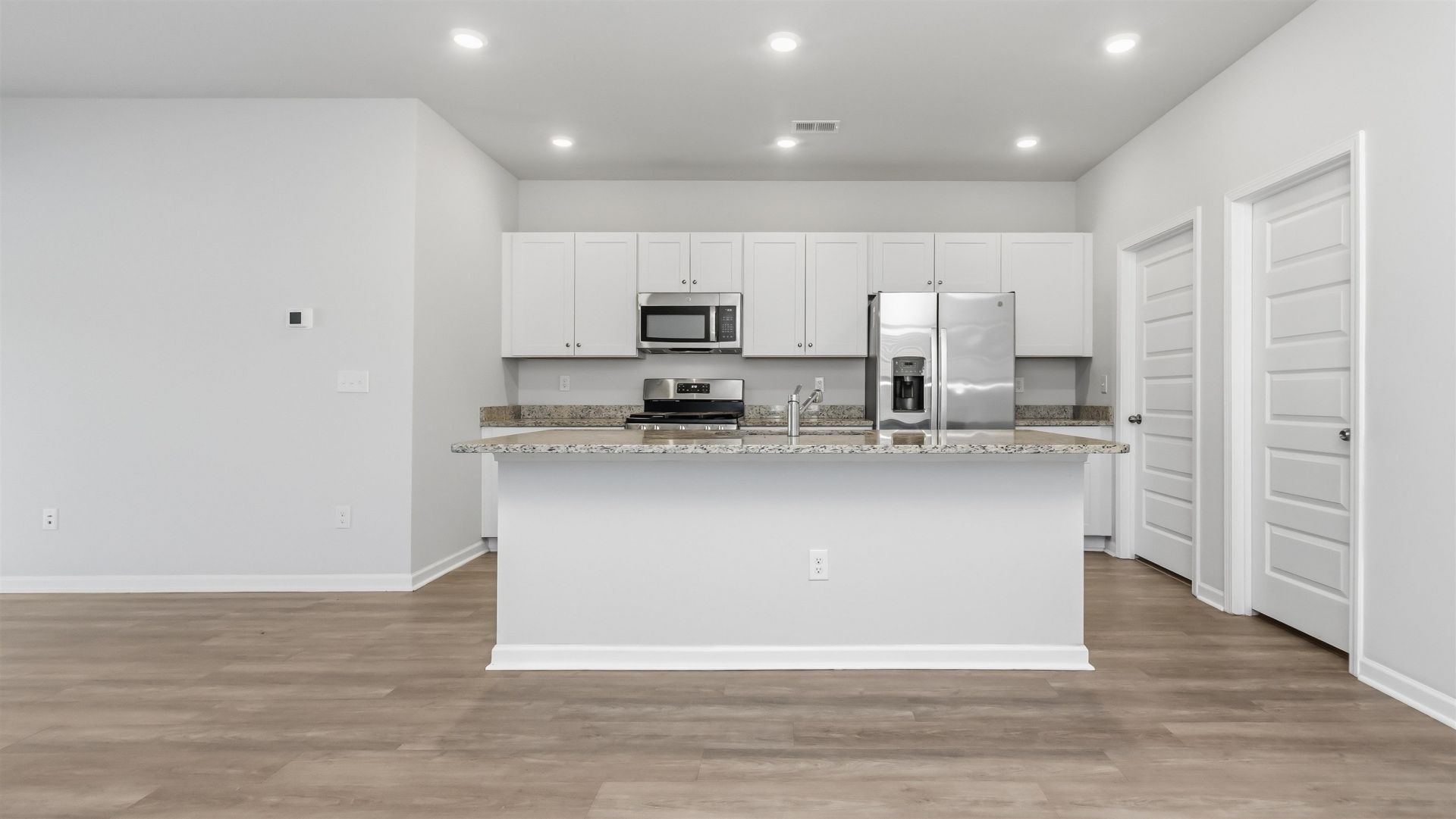 8196 Forest Edge Dr. Photo 7