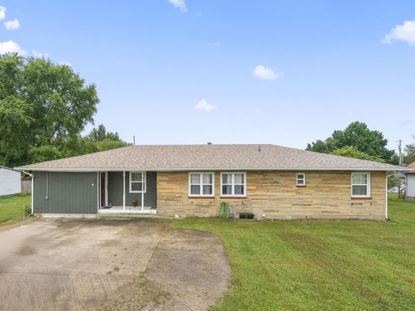 708 West Street, Stockton, MO 65785