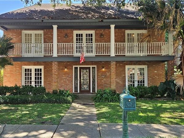 25 GRAND CANYON Drive, New Orleans, LA 70131
