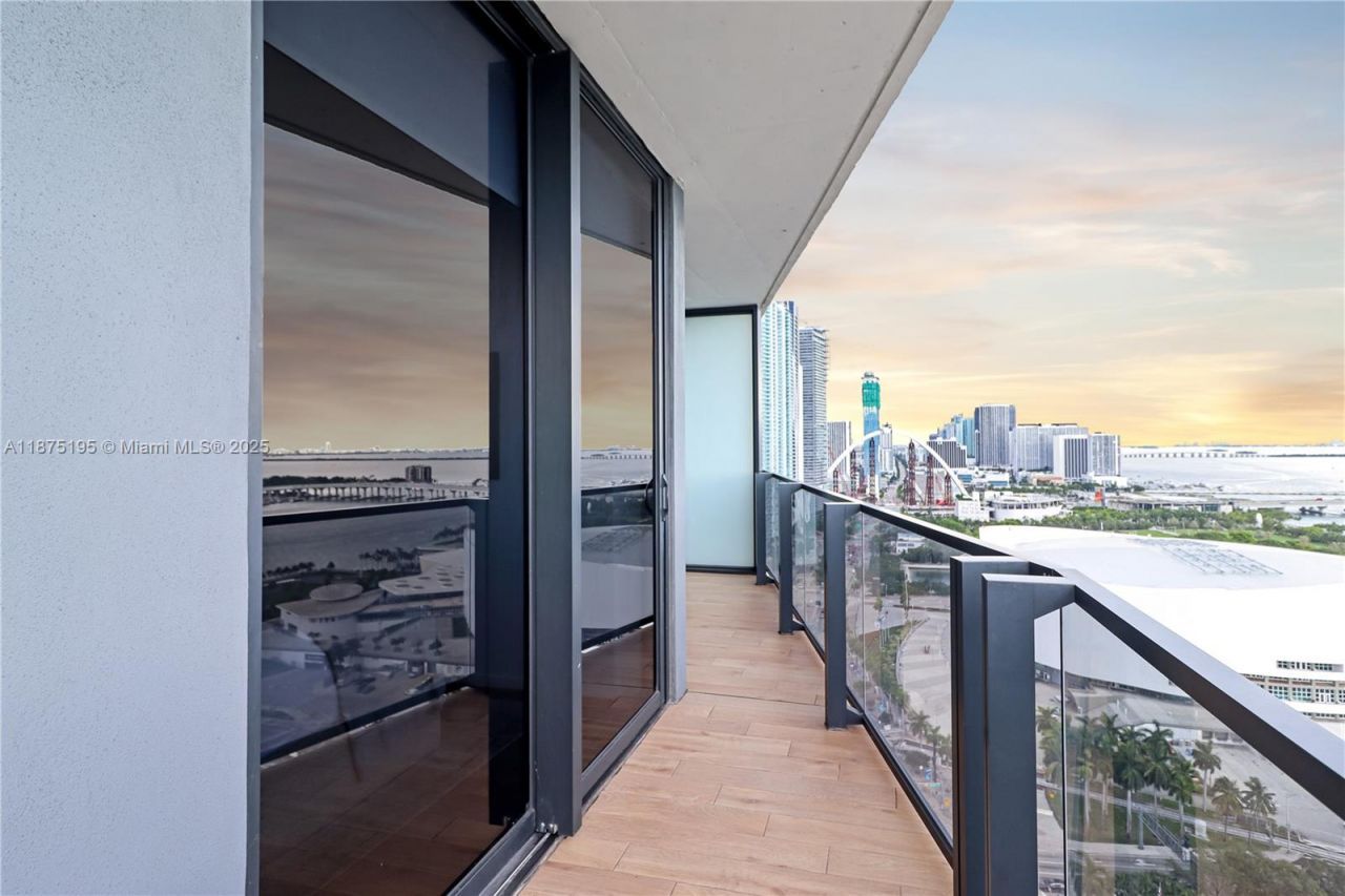 398 NE 5th St, Unit 2111, Miami, FL 33132 Photo