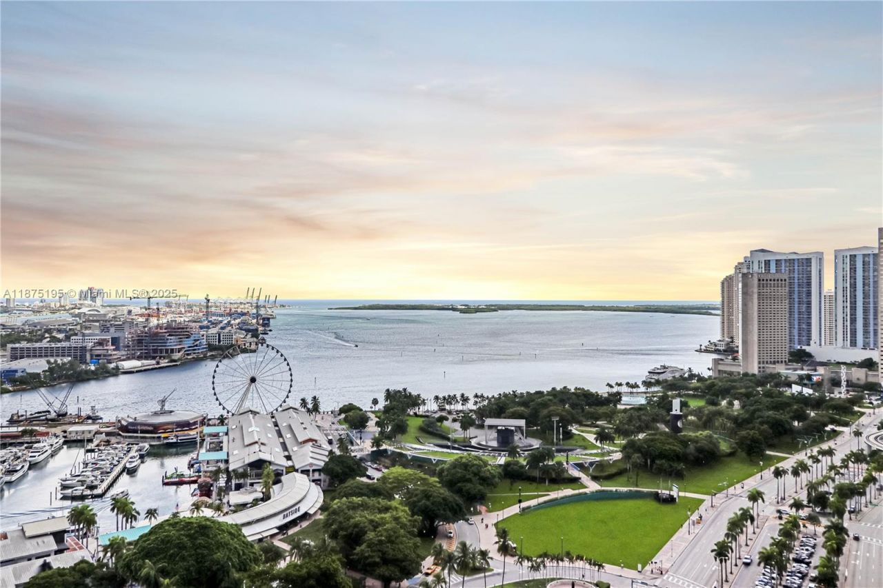 398 NE 5th St, Unit 2111, Miami, FL 33132 Photo