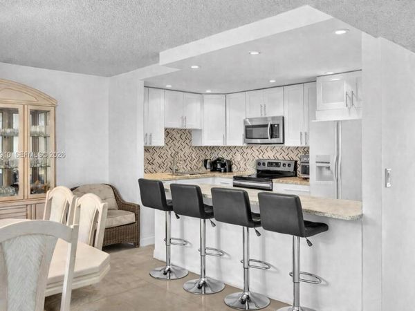 20401 NE 30th Ave, Unit 310-8, Aventura, FL 33180