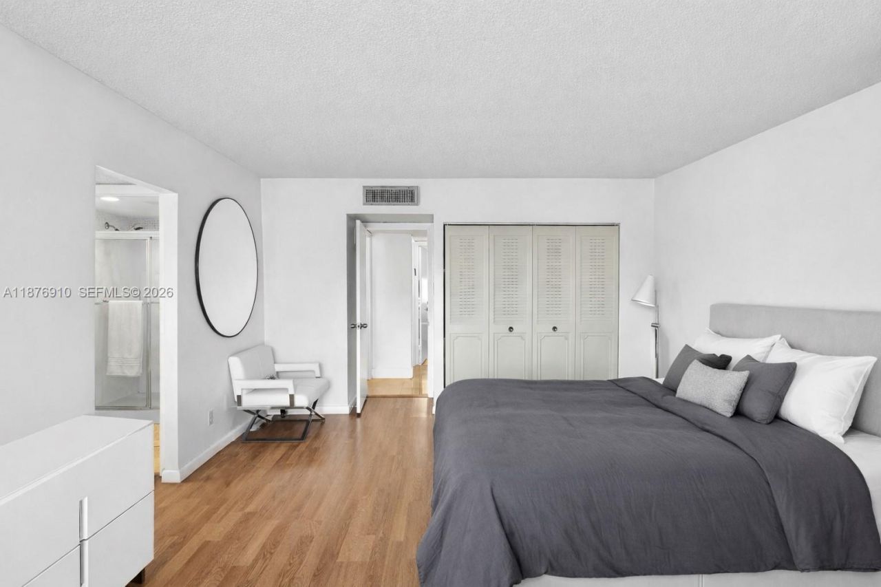 20401 NE 30th Ave, Unit 310-8, Aventura, FL 33180 Photo