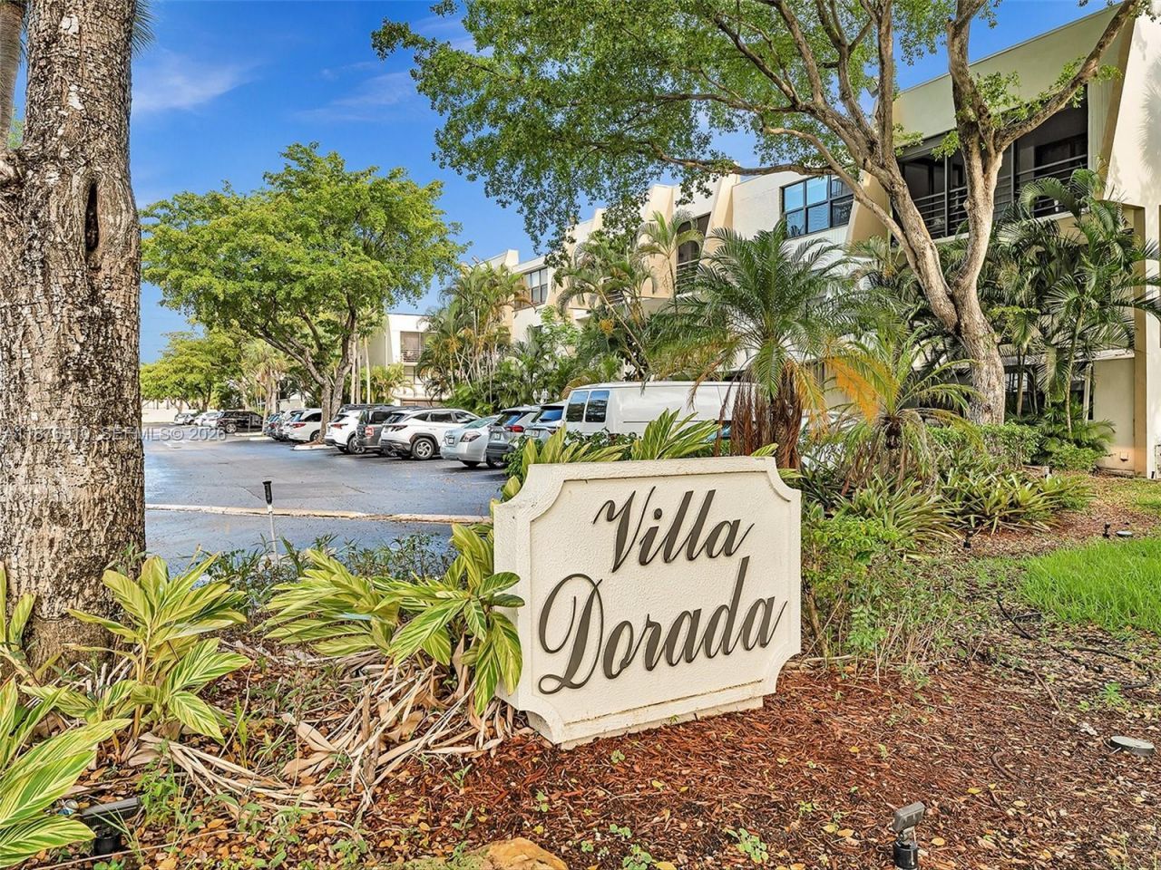 20401 NE 30th Ave, Unit 310-8, Aventura, FL 33180 Photo