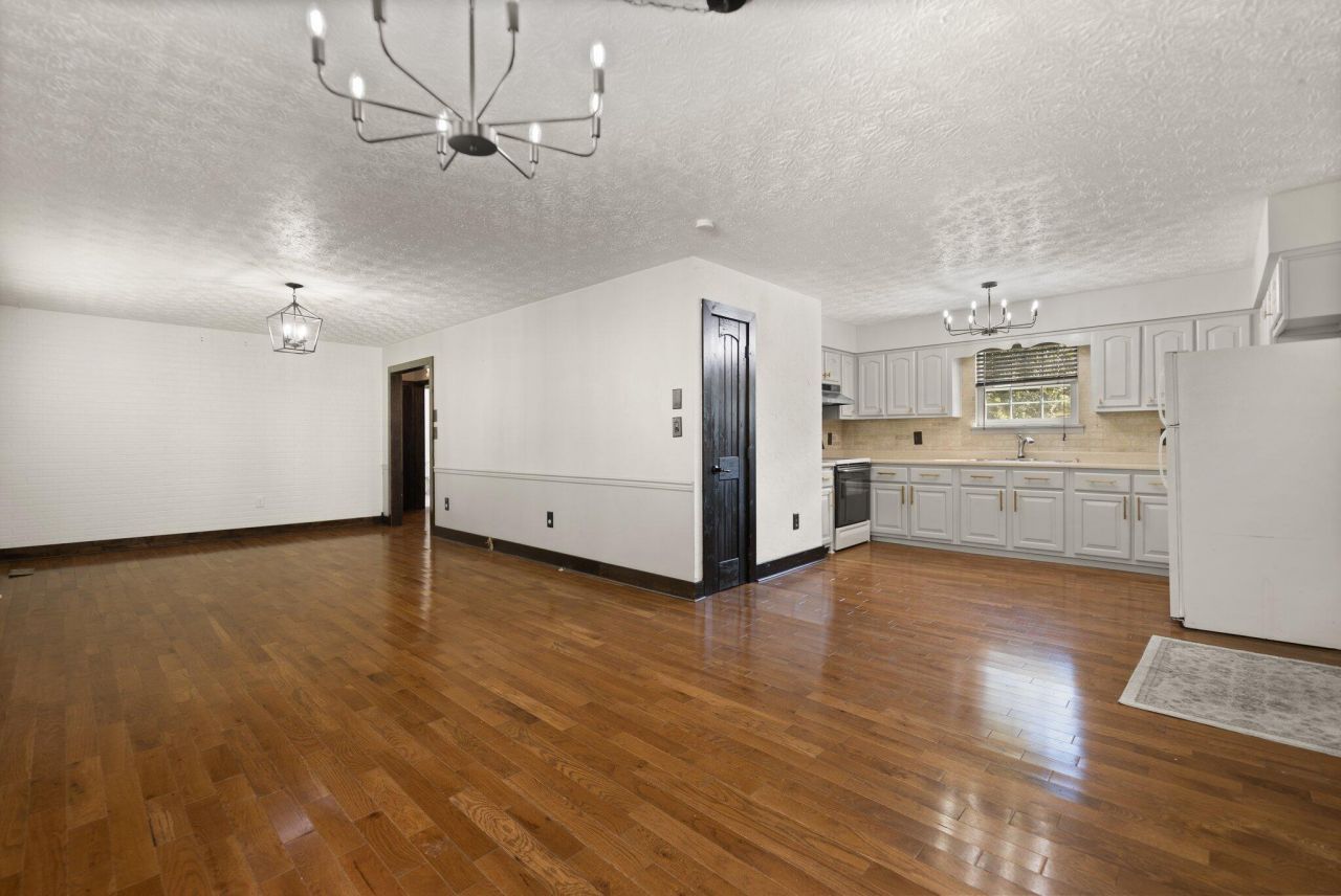15 Reece Boulevard, Pineville, KY 40977 Main Photo