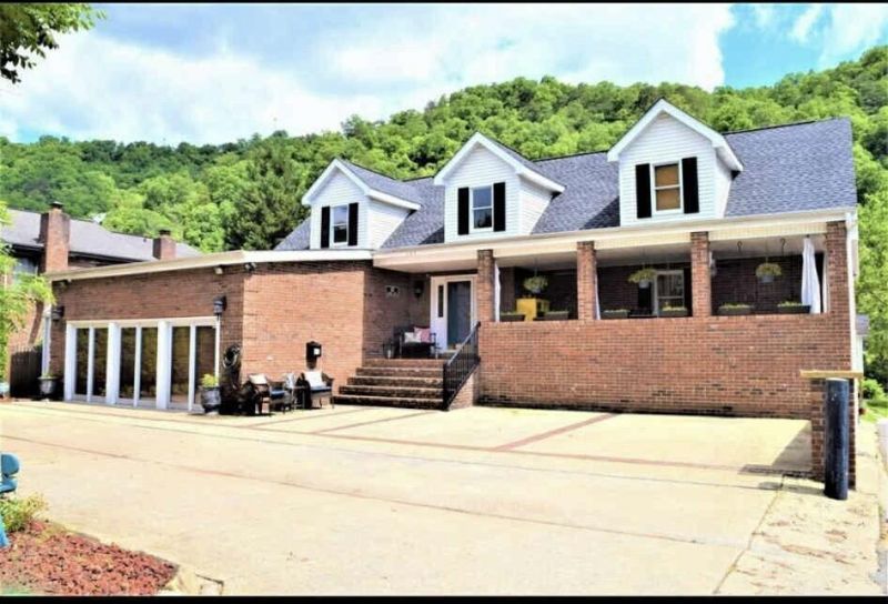 167 Wolford Street, Pikeville, KY 41501 Main Photo