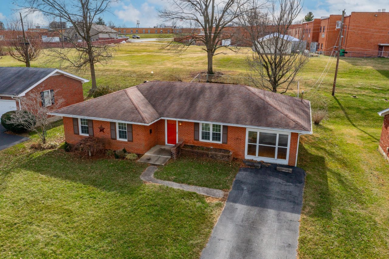 110 Pin Oak Drive, Lancaster, KY 40444 Main Photo