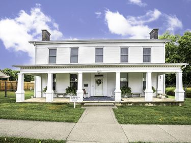 142 N Locust Street, Versailles, KY 40383