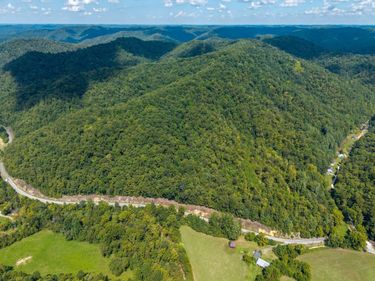 4000 State Hwy 1482, Oneida, KY 40972