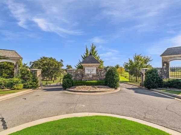 3417 Glastonbury Way, Newalla, OK 74587