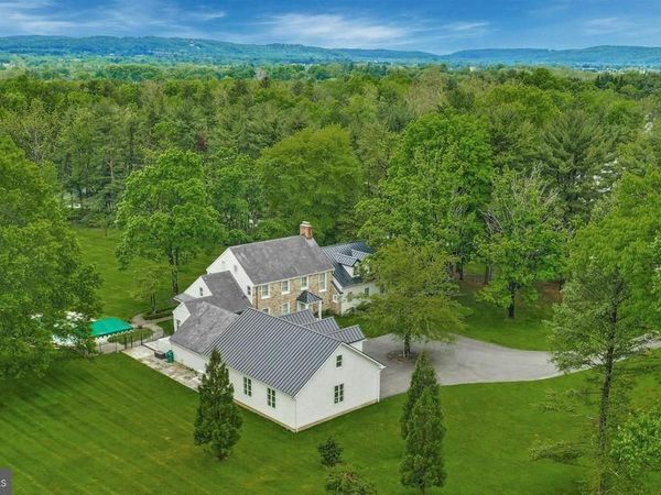 1803 APPLE TREE LN E, BETHLEHEM, PA 18015