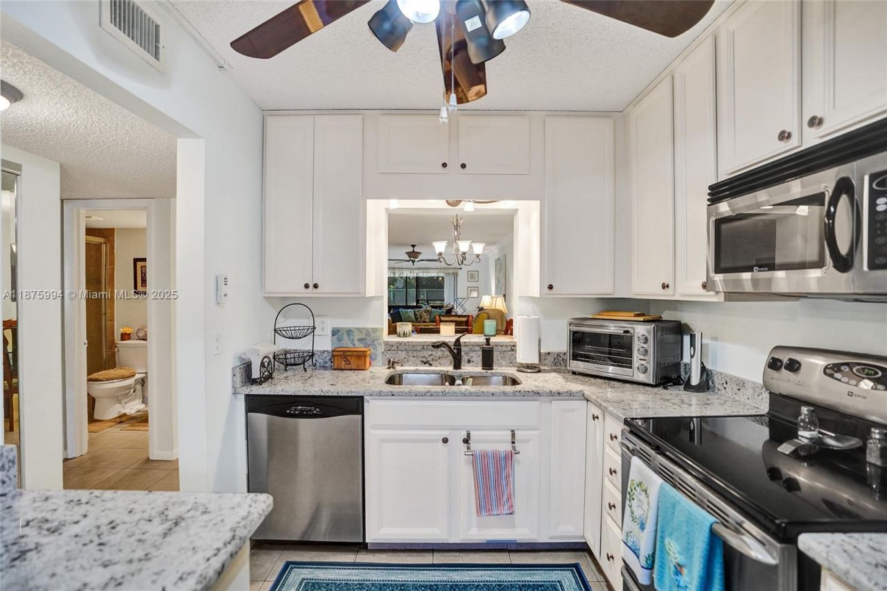 2975 SW 22nd Ave, Unit 102, Delray Beach, FL 33445 Photo