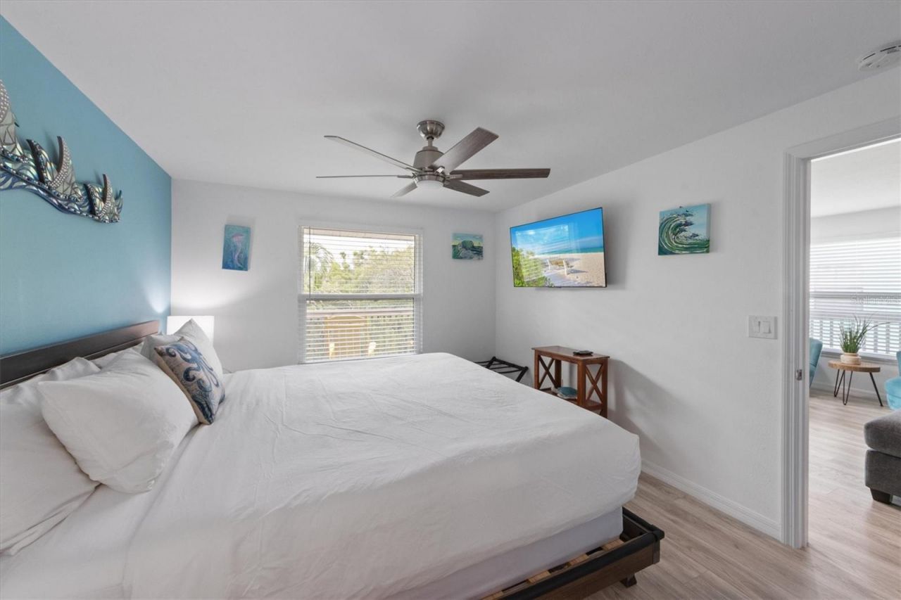 6808 Palm Drive, Unit B, Holmes Beach, FL 34217 Photo