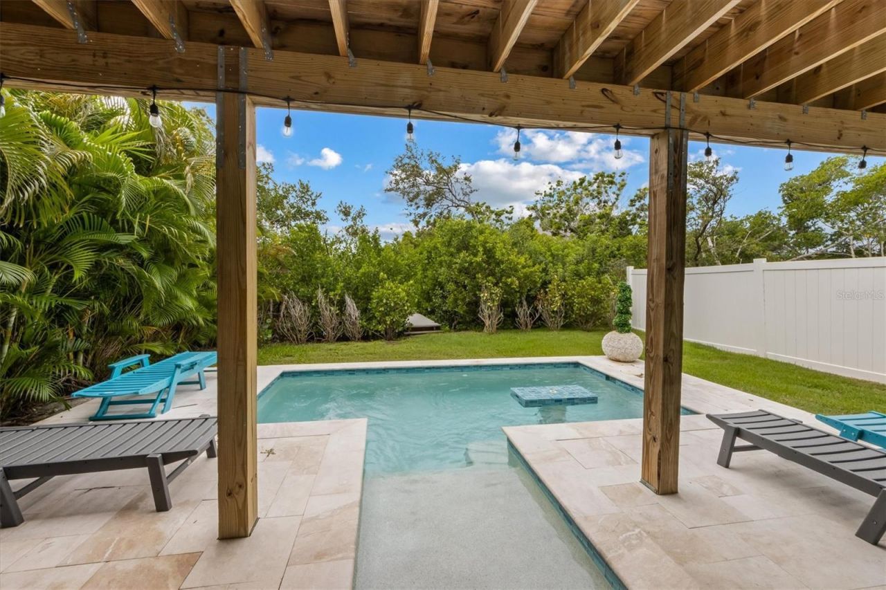 6808 Palm Drive, Unit B, Holmes Beach, FL 34217 Photo