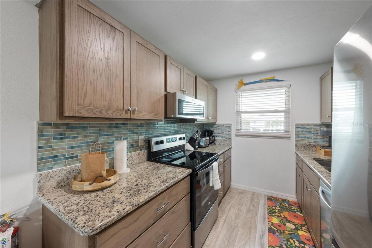 6808 Palm Drive, Unit B, Holmes Beach, FL 34217 Photo