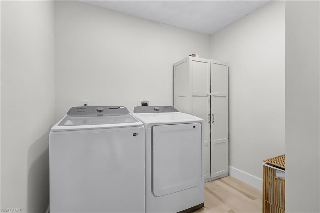 3931 W Riverside Dr, Fort Myers, FL 33901 Photo