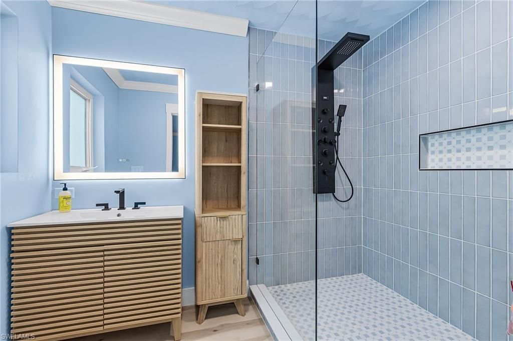 3931 W Riverside Dr, Fort Myers, FL 33901 Photo