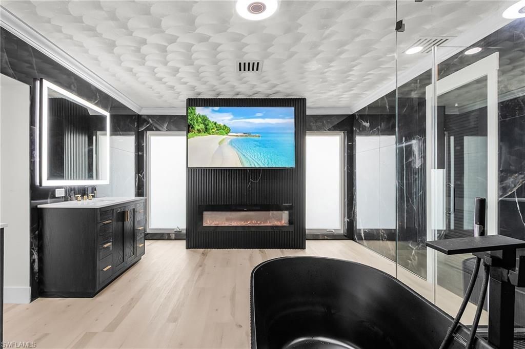 3931 W Riverside Dr, Fort Myers, FL 33901 Photo