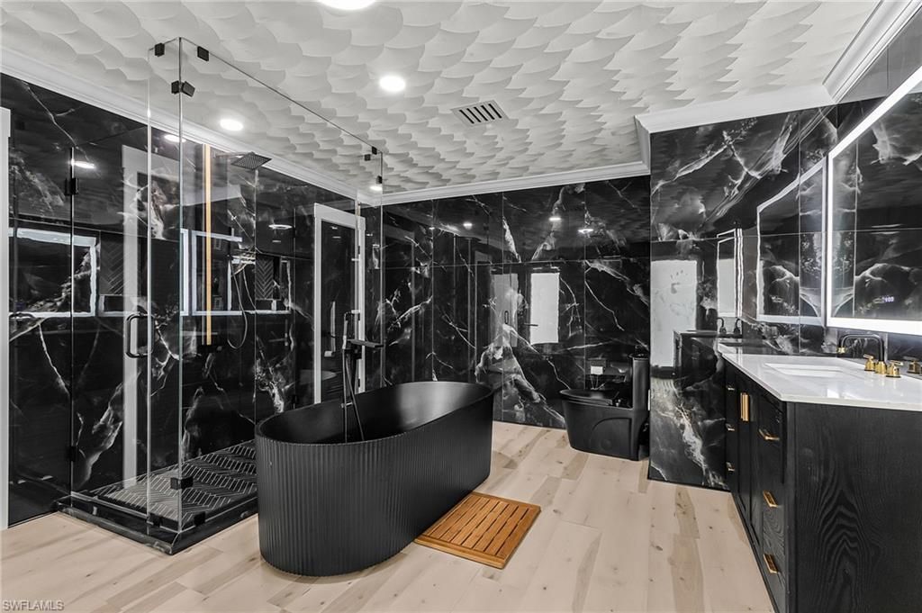 3931 W Riverside Dr, Fort Myers, FL 33901 Photo