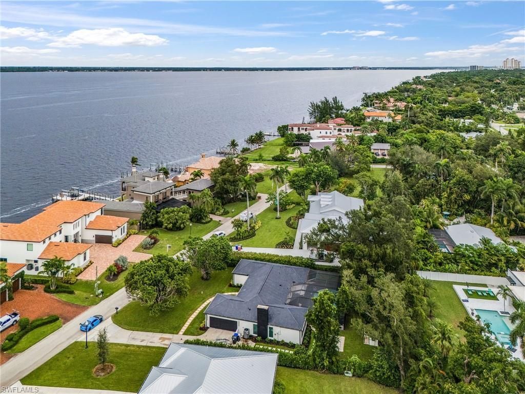 3931 W Riverside Dr, Fort Myers, FL 33901 Photo