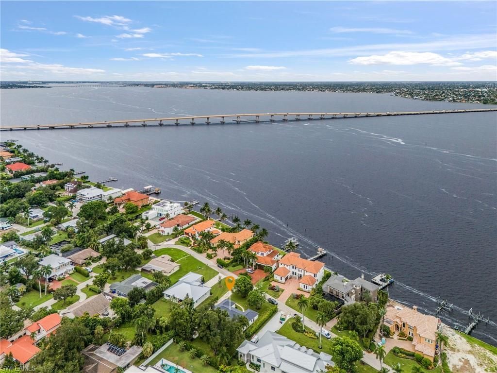 3931 W Riverside Dr, Fort Myers, FL 33901 Photo